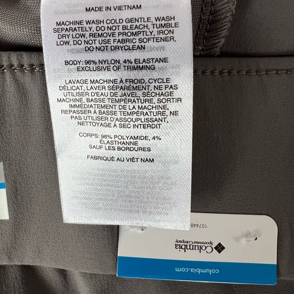 NWT: COLUMBIA Active Fit Stretchy Woman Capri Pants. S/P. Evergreen Fog Gray. - Picture 13 of 15
